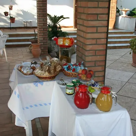 Bed & Breakfast Montesole Holiday 3*